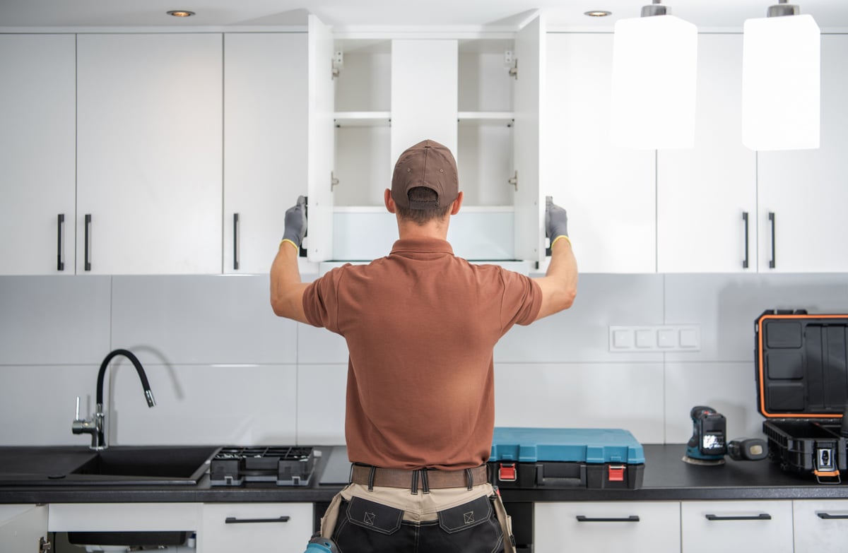 Kitchen Cabinets Installation Finished by Professional Cabinetma